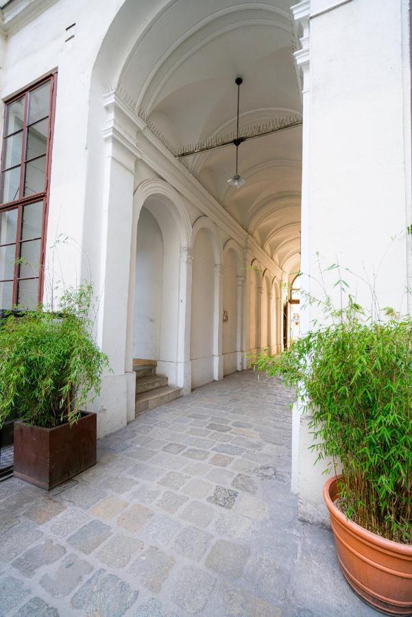 Vienna Residence, Volkstheater - Parliament Buitenkant foto